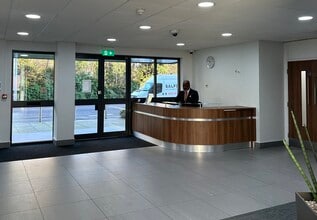 Palatine Rd, Manchester to rent Interior Photo- Image 1 of 5