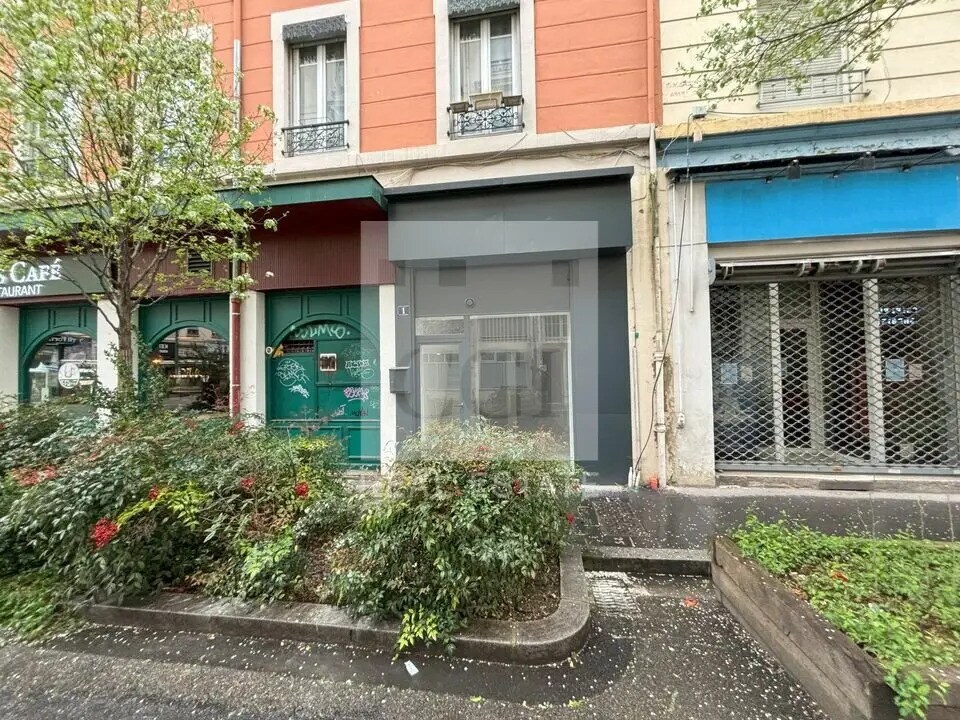 Office in Villeurbanne to rent Building Photo- Image 1 of 12