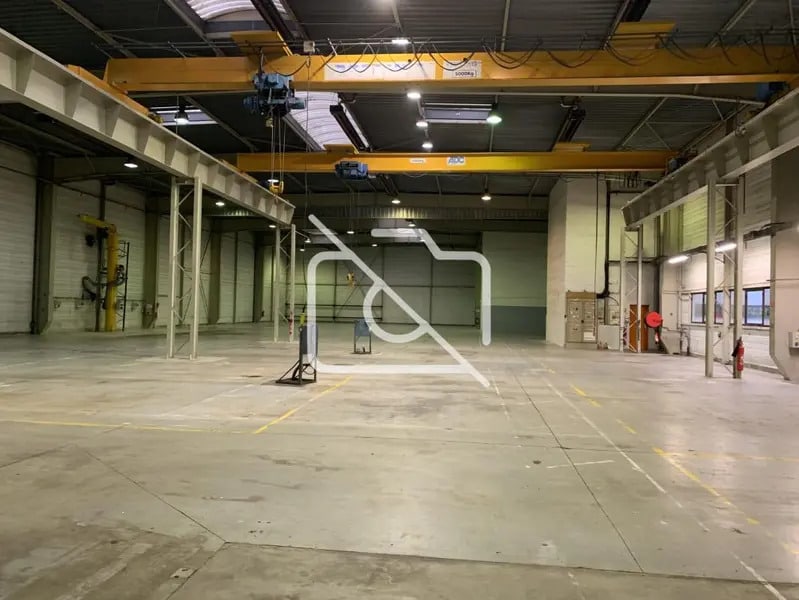 Industrial in Lisses to rent Interior Photo- Image 1 of 12