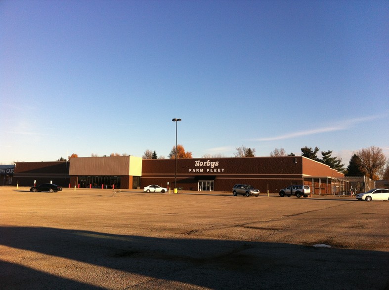 180 Lebanon Trade Center, Lebanon, KY for sale - Building Photo - Image 1 of 1