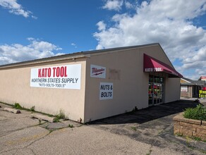 1416 N Riverfront Dr, Mankato, MN for rent Building Photo- Image 1 of 10