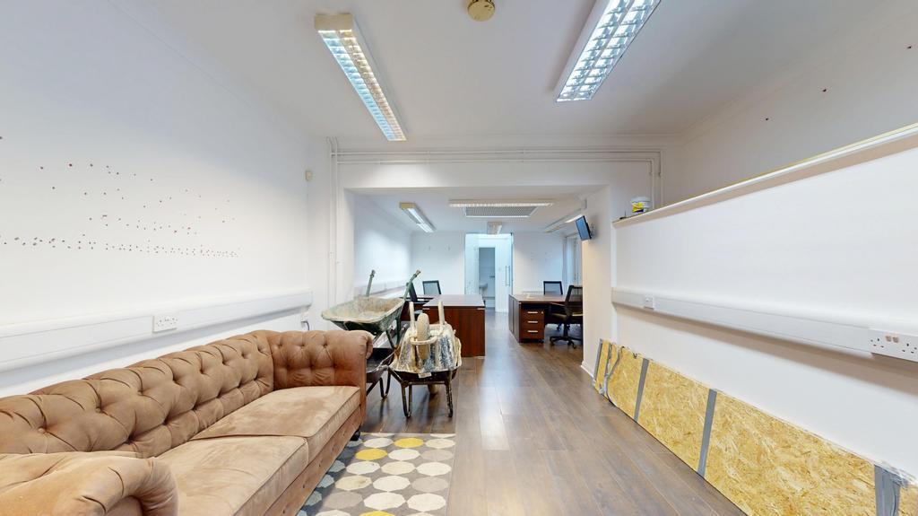 64-64a Aldermans Hl, London to rent Building Photo- Image 1 of 13