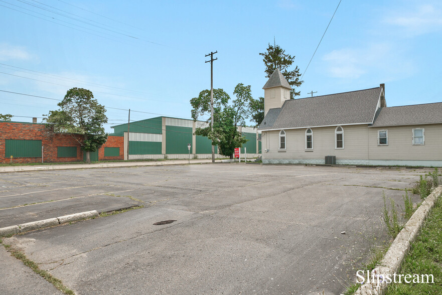 610 Mills St, Kalamazoo, MI for sale - Building Photo - Image 2 of 13