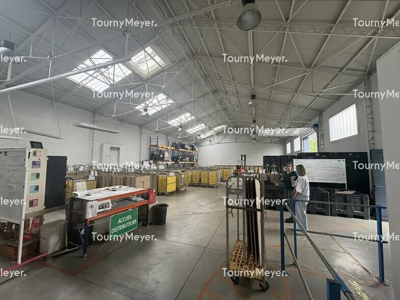Industrial in Toulouse to rent - Interior Photo - Image 2 of 12