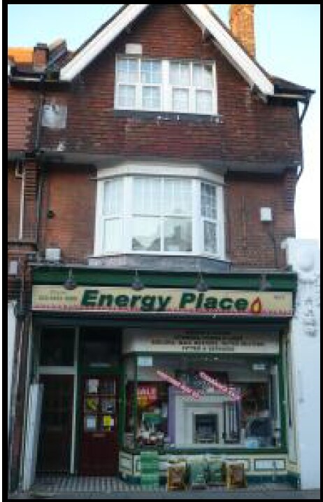 9 Queen Annes Pl, Enfield for sale Primary Photo- Image 1 of 1