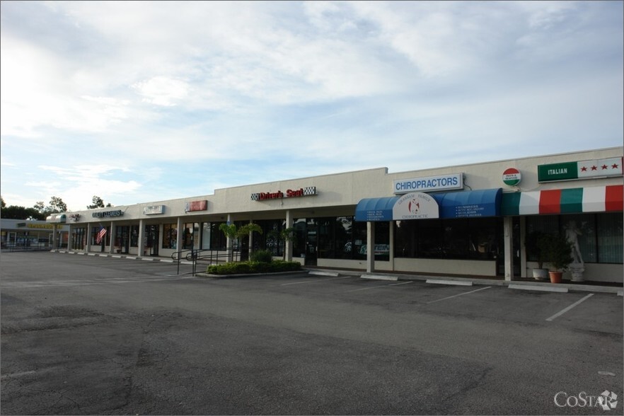 1920-1960 SE Federal Hwy, Stuart, FL for rent - Building Photo - Image 3 of 6