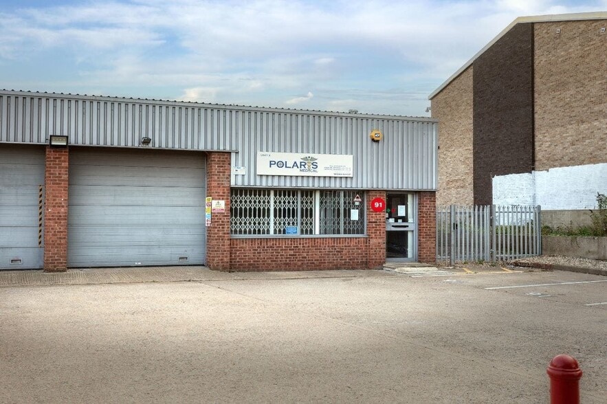 89-91 Whitby Rd, Slough to rent - Building Photo - Image 2 of 6