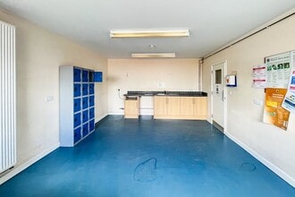 2 Blandford Hts, Blandford Forum to rent Interior Photo- Image 2 of 2