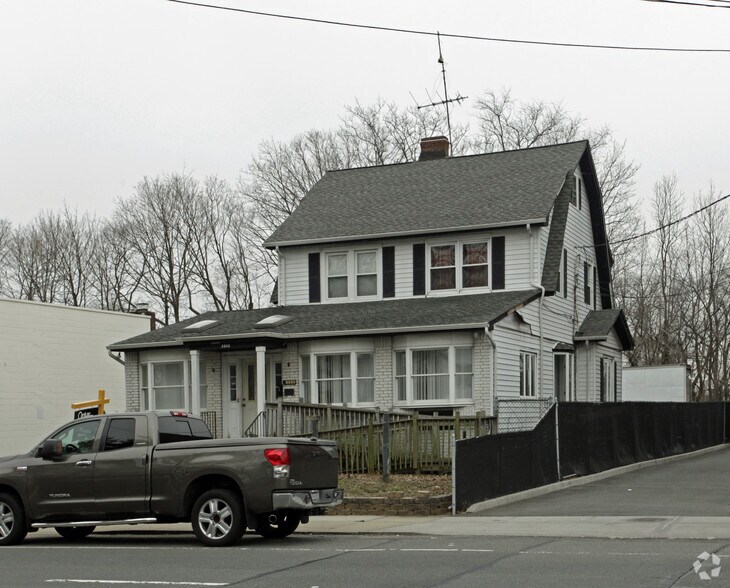 2015 Linden Blvd, Elmont, NY for sale - Primary Photo - Image 1 of 1