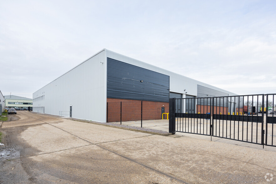 Crittall Rd, Witham for rent - Building Photo - Image 2 of 2