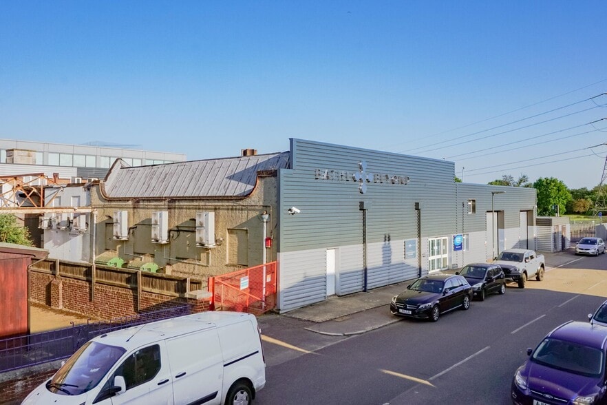 193 London Rd, Staines for sale - Building Photo - Image 2 of 3