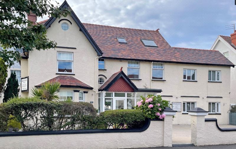 1 St. Davids Pl, Llandudno, LL30 2UG UK