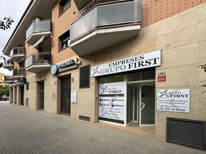 Retail in Pineda de Mar, Barcelona to rent - Building Photo - Image 2 of 3