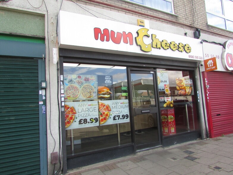 26 Sundon Park Para, Luton to rent - Building Photo - Image 2 of 2