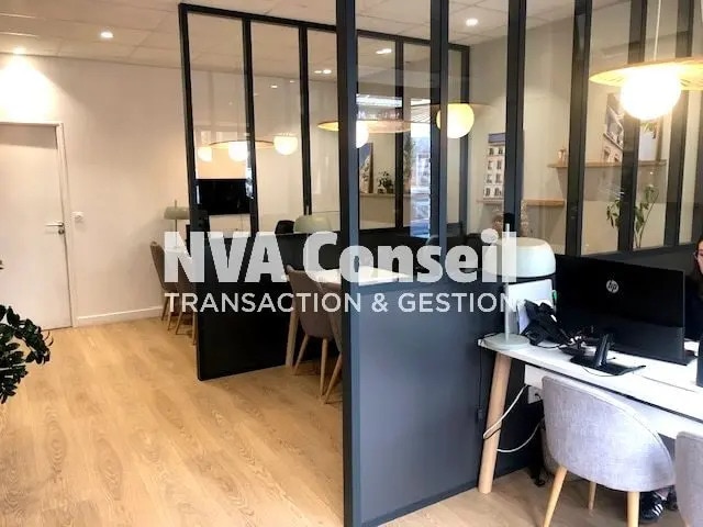 Location Commerce 115 m²