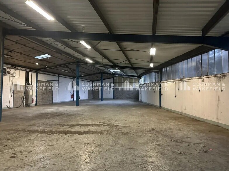 Light Industrial in Mundolsheim to rent - Interior Photo - Image 3 of 8