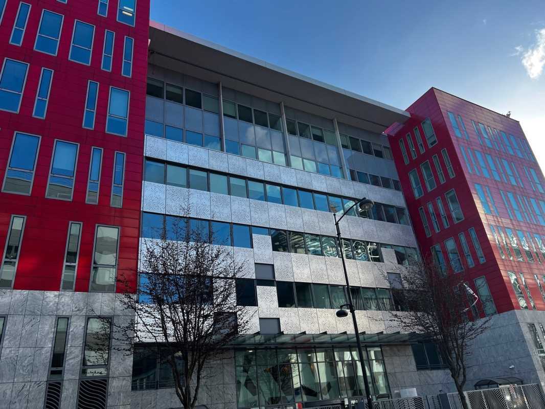 Office in Ivry-sur-Seine to rent Building Photo- Image 1 of 11