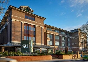 Southgate St, Gloucester to rent Building Photo- Image 1 of 14