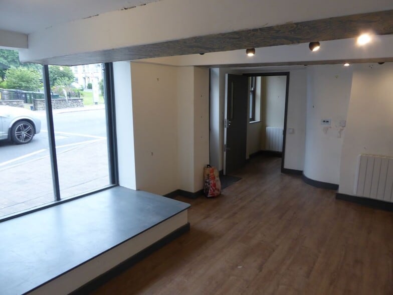 185 Highgate, Kendal for sale - Interior Photo - Image 2 of 7