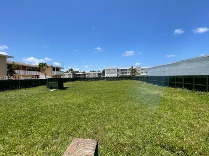 708 Atlantic Shores Blvd, Hallandale, FL for sale - Building Photo - Image 1 of 5