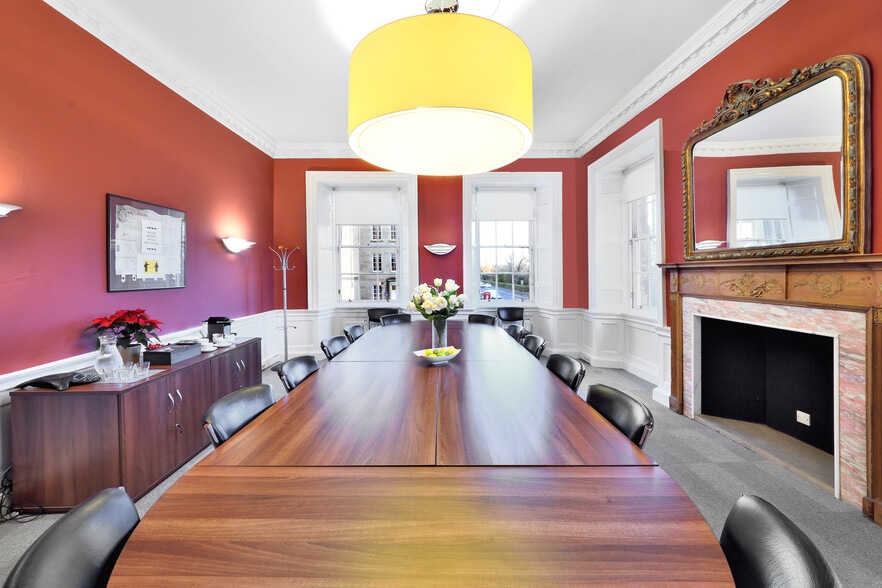 7-9 North St David St, Edinburgh to rent - Interior Photo - Image 3 of 7