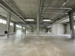Industrial in Vitry-sur-Seine to rent Interior Photo- Image 2 of 4