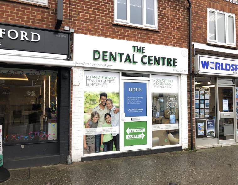 71 Victoria Rd, Ferndown for sale Primary Photo- Image 1 of 1