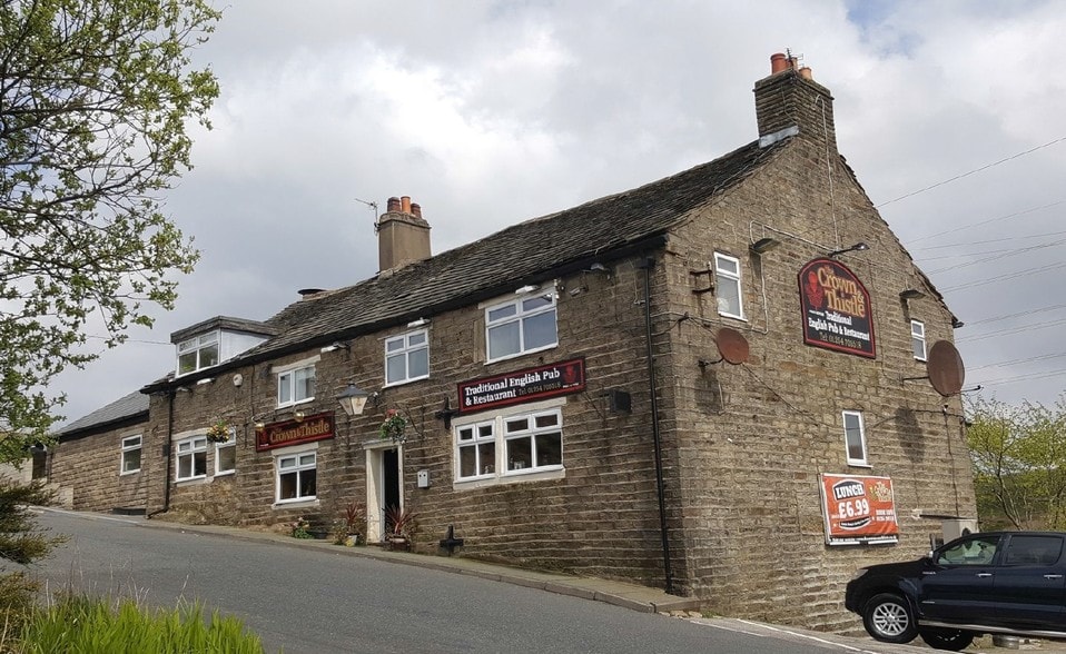 37 Roman Rd, Darwen for sale - Primary Photo - Image 1 of 2