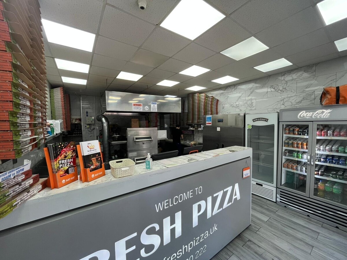 North End Road, London, LND W14 9NH - Unit 149 - - Interior Photo - Image 2 of 7