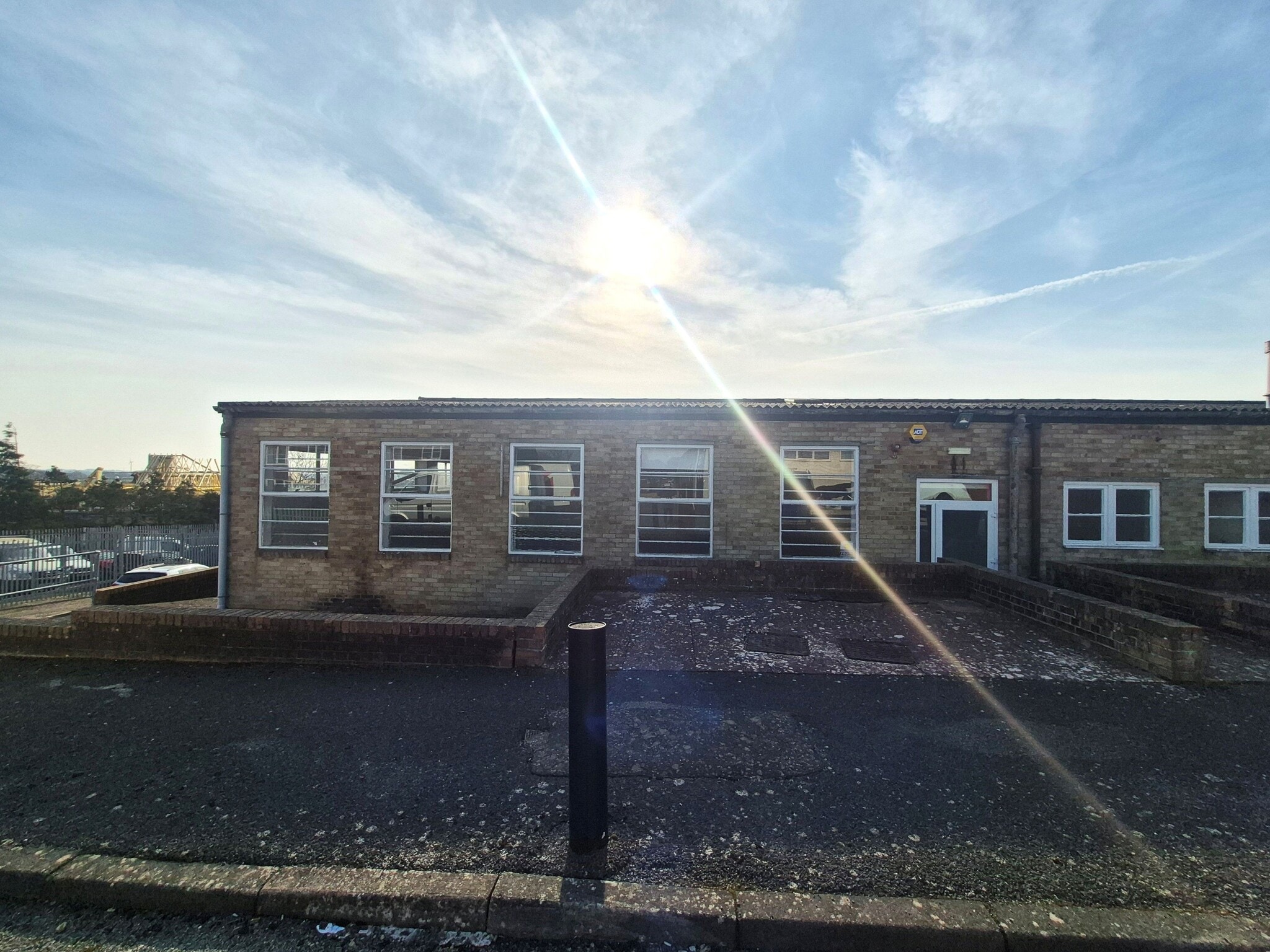 13-15 Station Rd, Hailsham to rent Building Photo- Image 1 of 3