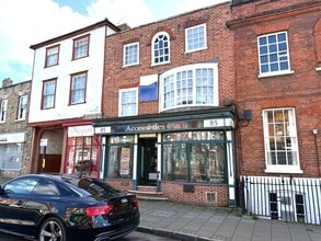 85 Newland St, Witham to rent Interior Photo- Image 1 of 17