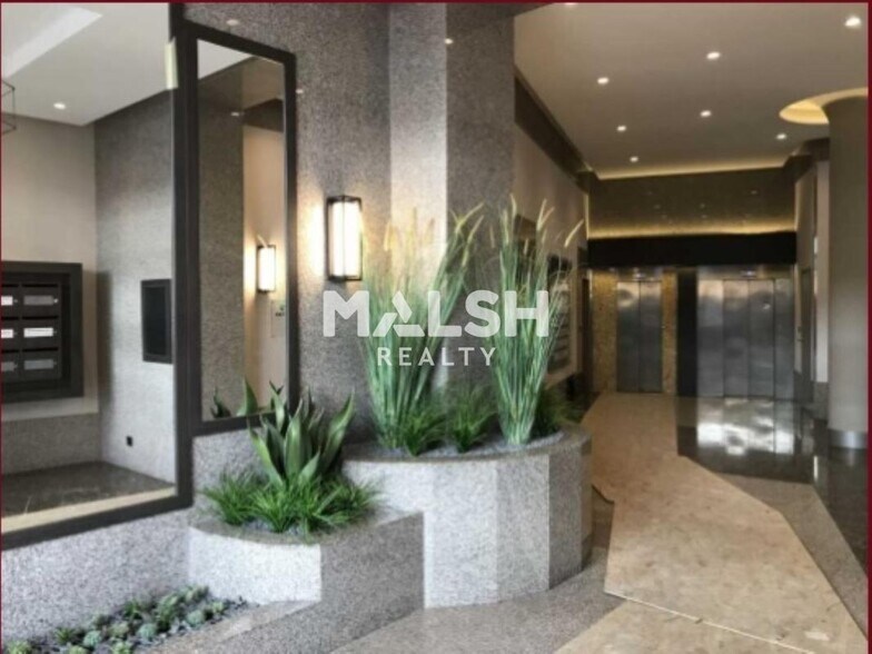 Office in Lyon to rent - Lobby - Image 3 of 14