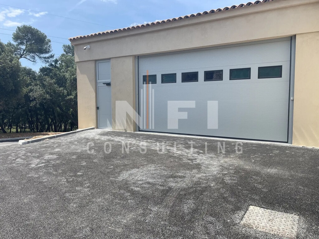 Location Local d'activités 287 m² - Photo 1