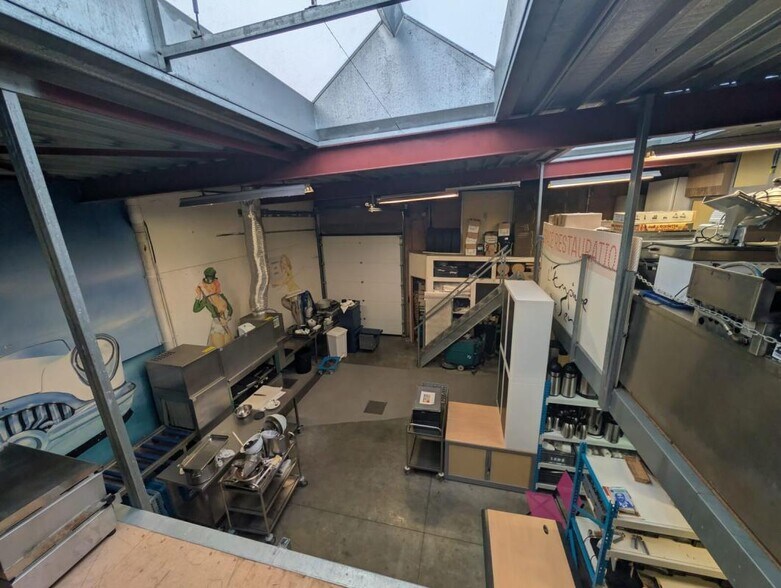 Light Industrial in Beaumont Sur Oise for sale - Interior Photo - Image 3 of 7
