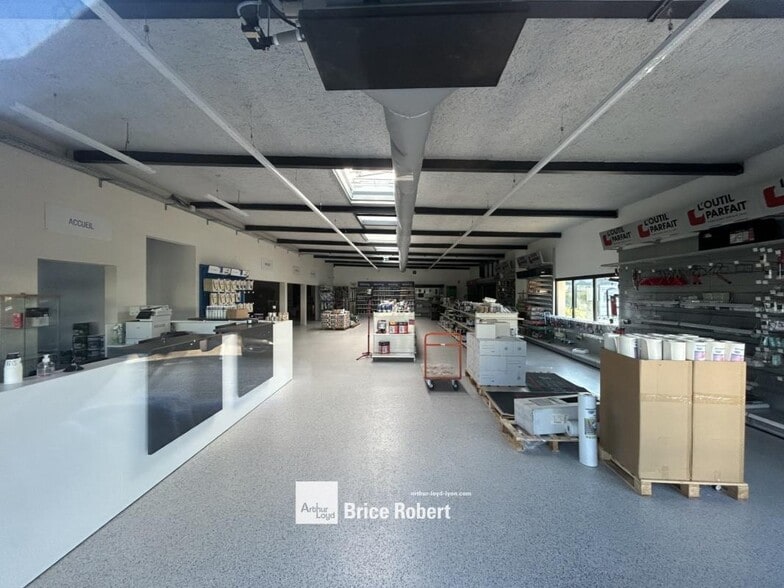 Light Industrial in Limonest to rent - Building Photo - Image 3 of 7