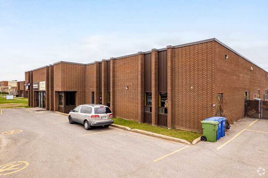 78-80 Boul Brunswick, Dollard-des-Ormeaux, QC for rent - Building Photo - Image 3 of 7