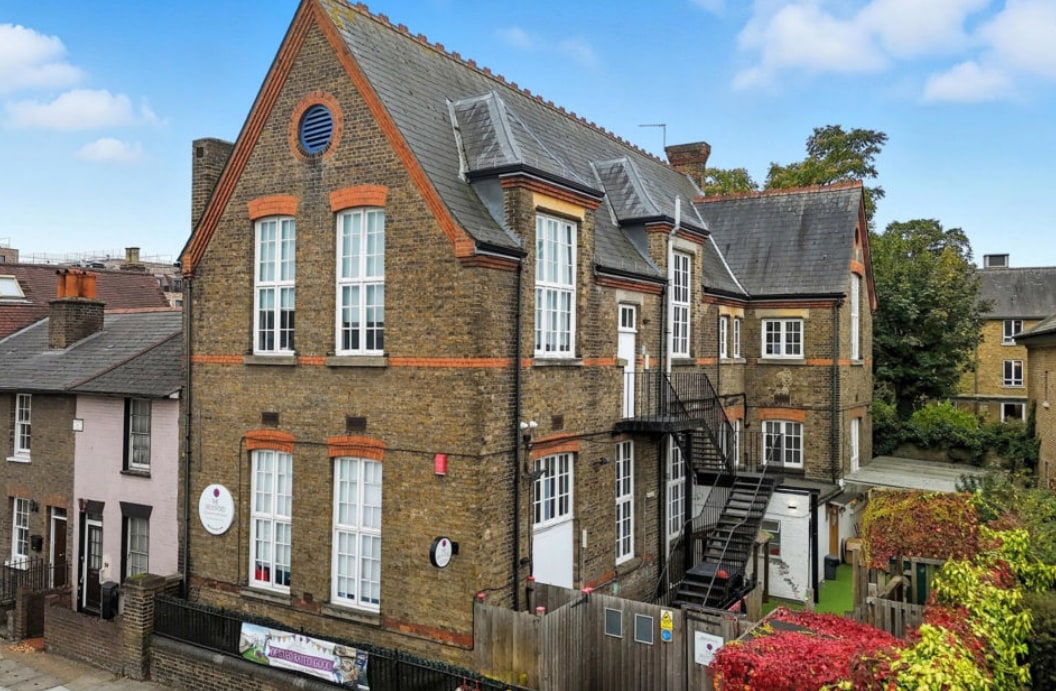 34 Half Acre, Brentford for sale Building Photo- Image 1 of 5