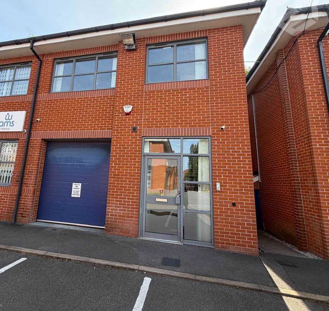 Park Ln, Nottingham to rent Building Photo- Image 1 of 4