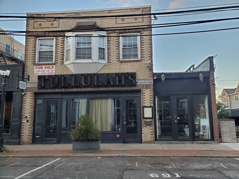 10 4th Ave, Bay Shore, NY for sale - Primary Photo - Image 1 of 9