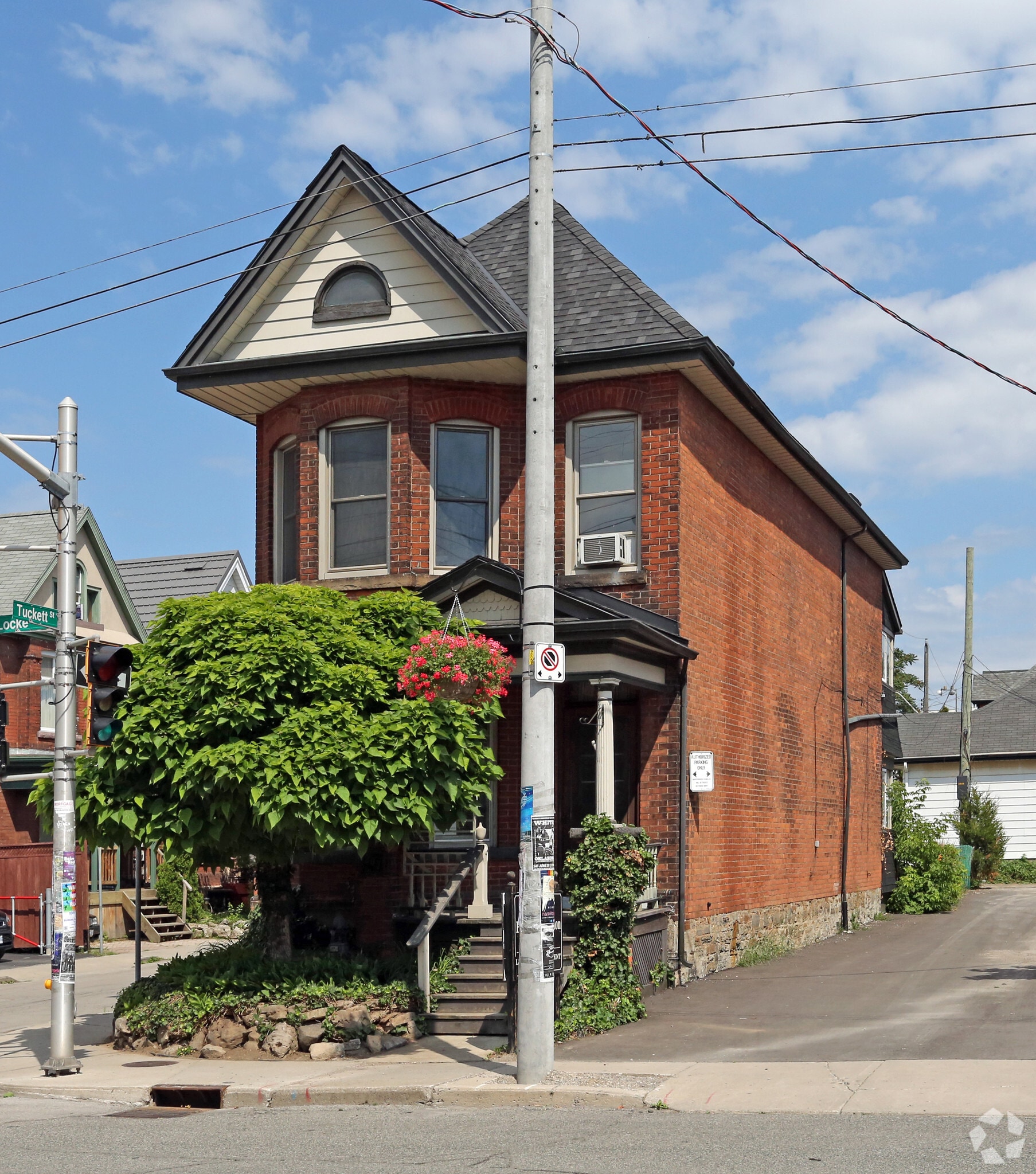 207 Locke St S, Hamilton, ON for sale Primary Photo- Image 1 of 1