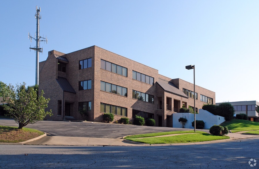 8 Shackleford Plz, Little Rock, AR to rent - Building Photo - Image 3 of 12