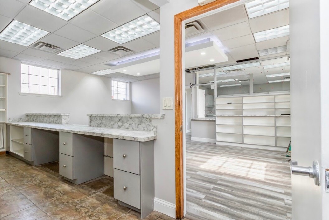 1022 N Telegraph Rd, Dearborn 48128 UK