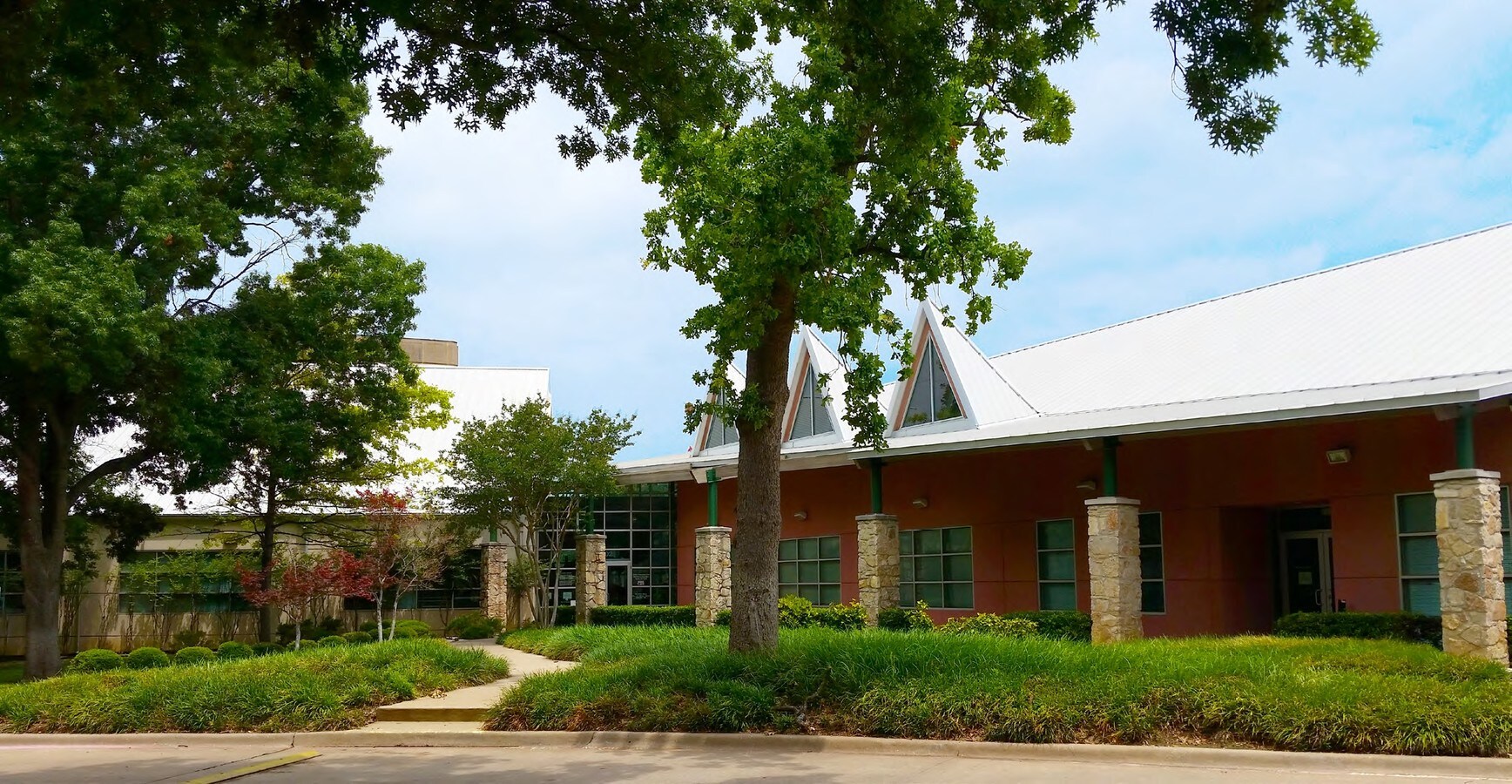 8802 Harry Hines Blvd, Dallas 75235 Office for Rent UK