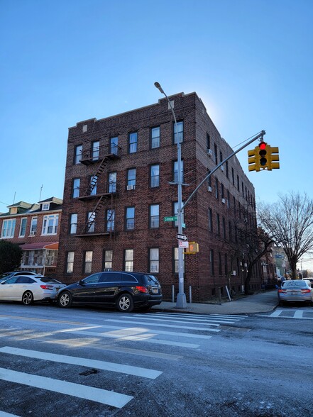 229 E 52nd St, Brooklyn, NY for sale - Building Photo - Image 1 of 1