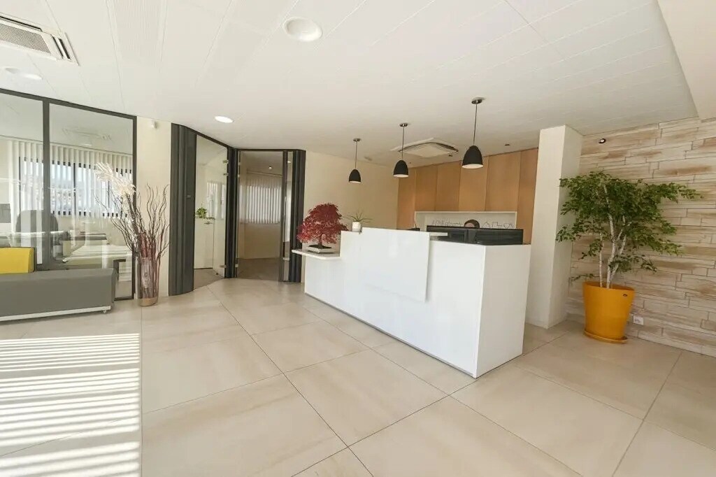 Location Bureaux 493 m² - Photo 1