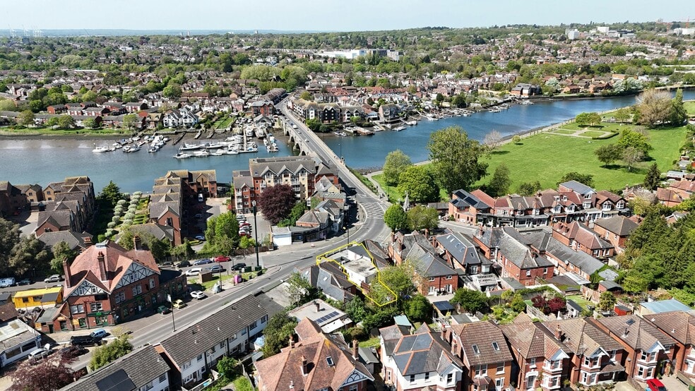 1 Manor Farm Rd, Southampton to rent - Aerial - Image 3 of 11