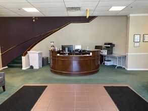 7030 S Park Centre Dr, Cottonwood Heights, UT for rent Lobby- Image 2 of 7