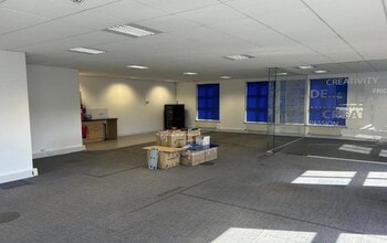 Gadbrook Park, Northwich to rent Interior Photo- Image 1 of 8