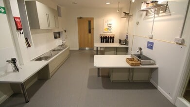 2 Printers Av, Watford to rent Interior Photo- Image 1 of 2