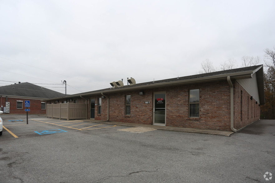 1353 N Mount Auburn Rd, Cape Girardeau, MO for rent - Building Photo - Image 2 of 2